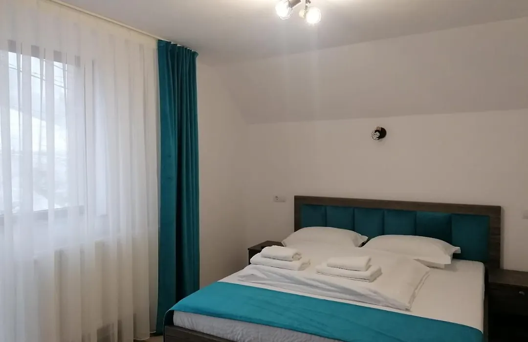 Casa Vânătorilor-1